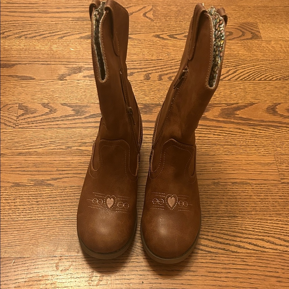 Jellypop Brown Kids Boots with Heart Design